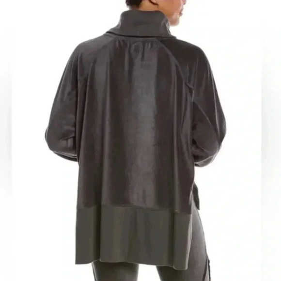Free People FP Movement Last Chance Velour Pullover Charcoal Small NWT - Picture 2 of 6